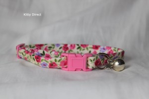 Handmade cotton flower kitten and cat collar