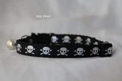 Skull and crossbones cat kitten safety collar Black