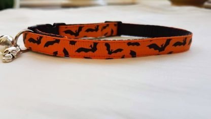 Halloween Cat Kitten Collar Flying Bats_side view