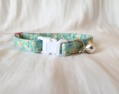 Green Floral Cotton Cat Kitten Safety Collar 1